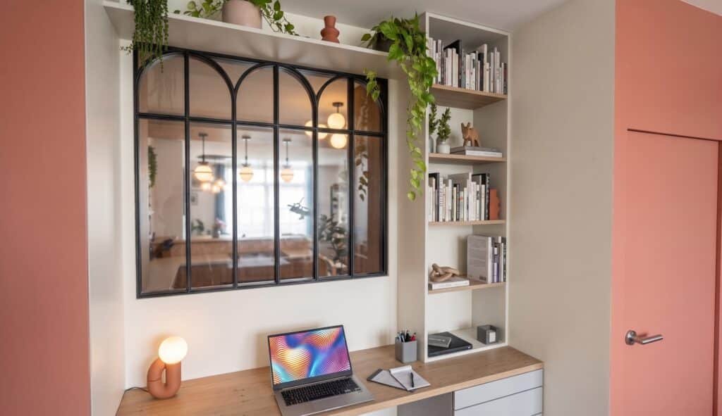 Transformation Leroy 6 Bureau optimisé et lumineux dans les couleurs crème et terracota